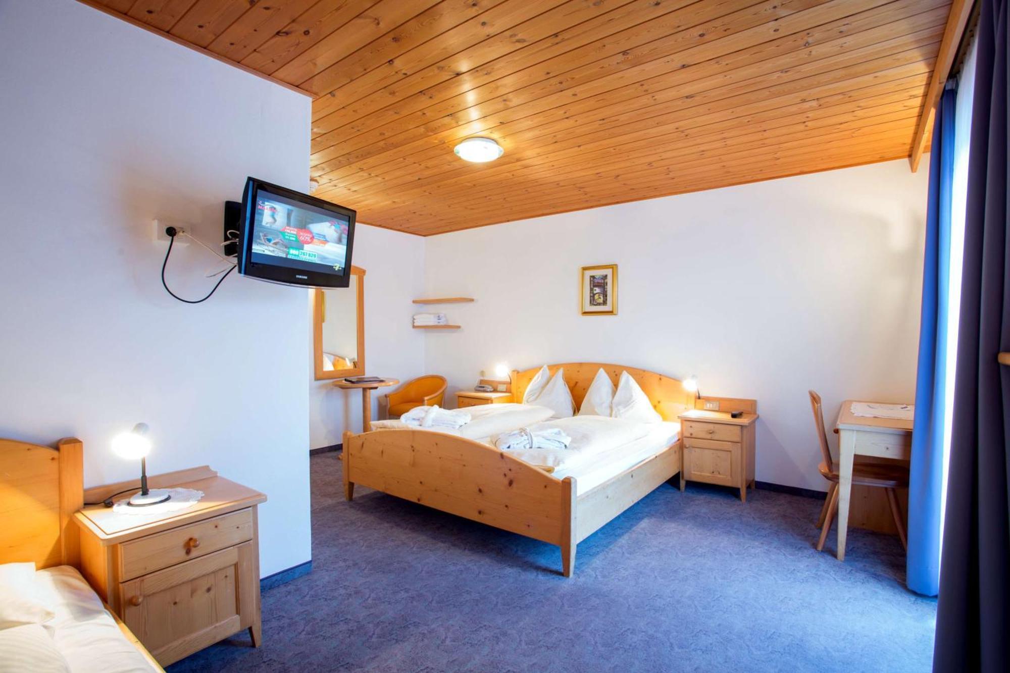 Good Life Hotel Zirm Обереген Стая снимка
