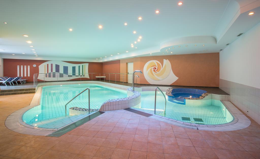 Good Life Hotel Zirm Обереген Екстериор снимка